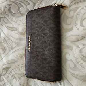 Large Micheal Kors Wallet